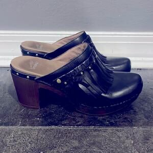 Dansko Deni leather fringe close toed heeled mule clogs sz 40